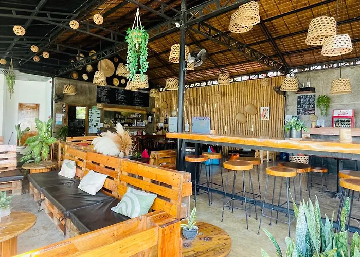 Maayong Hostel (Adults Only)