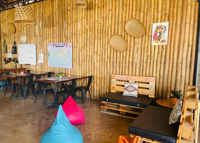 Maayong Hostel (Adults Only)